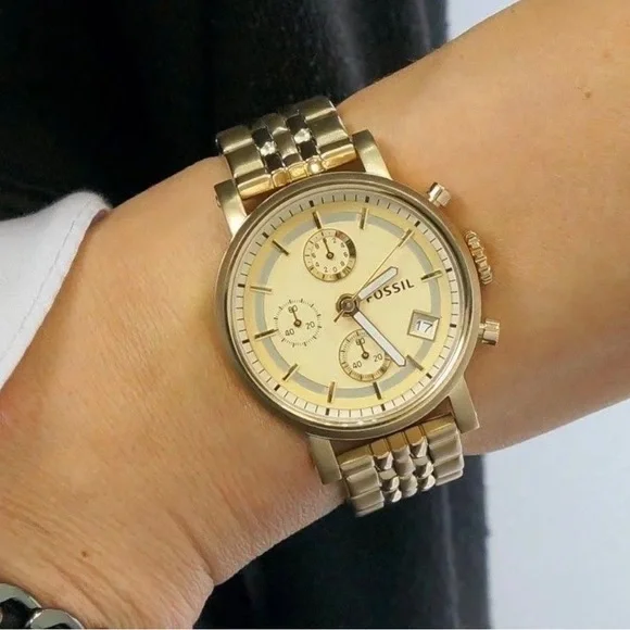 Gold Fossil Women’s Watch - Picture 3 of 8
